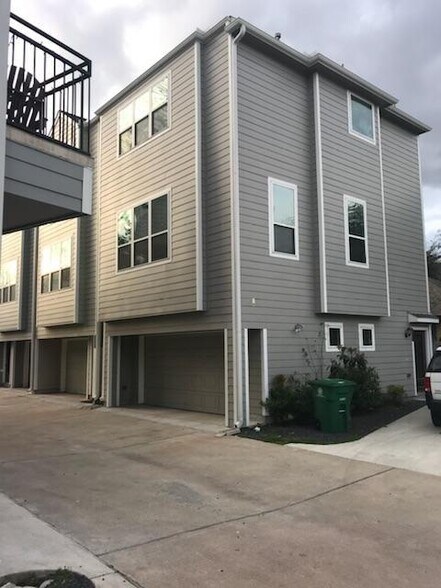 More Photos Of 6625 N Main St, Houston Multifamily For Sale