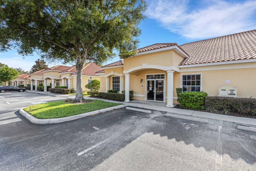 More Photos Of 1038-1040 E Brandon Blvd, Brandon Medical For Lease