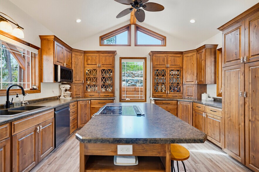 More Photos Of 13310 Silver Mountain Rd, Rapid City Hospitality For Sale