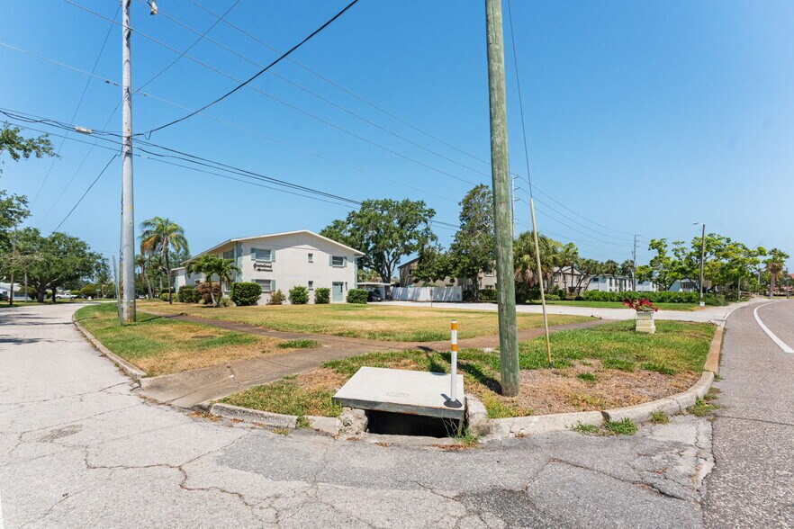 More Photos Of 500 Bayview Dr NE, Saint Petersburg Apartments For Sale