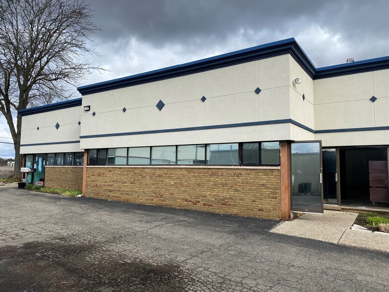 Primary Photo Of 24269-24293 Indoplex Cir, Farmington Hills Light Manufacturing For Lease