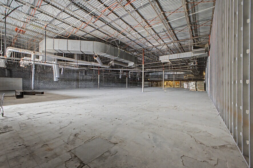 More Photos Of 5866-5870 Middlebelt Rd, Garden City Freestanding For Lease