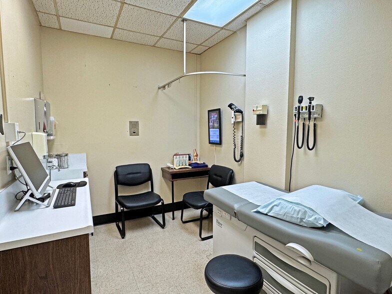 More Photos Of 1904 N Orange Grove Ave, Pomona Medical For Sale