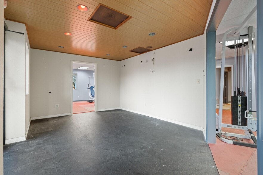 More Photos Of 5021 W Nassau St, Tampa Manufacturing For Sale