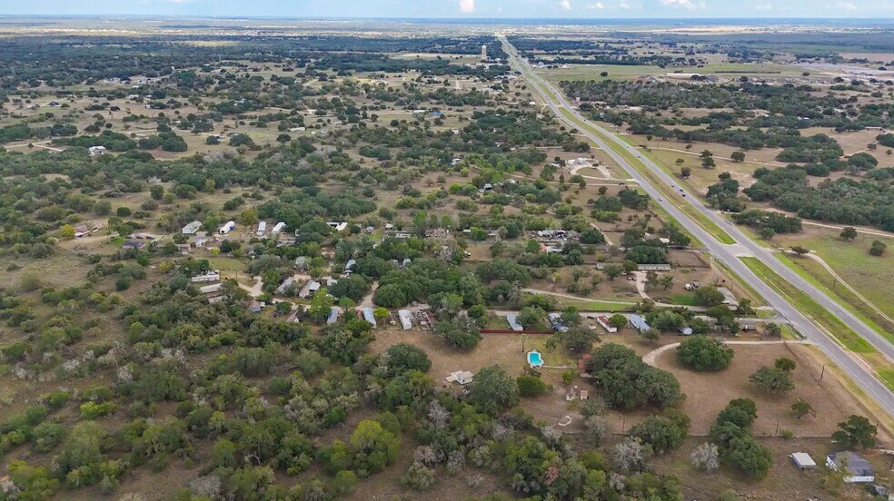 More Photos Of 102 Oak Ridge Dr, Floresville Trailer Camper Park For Sale