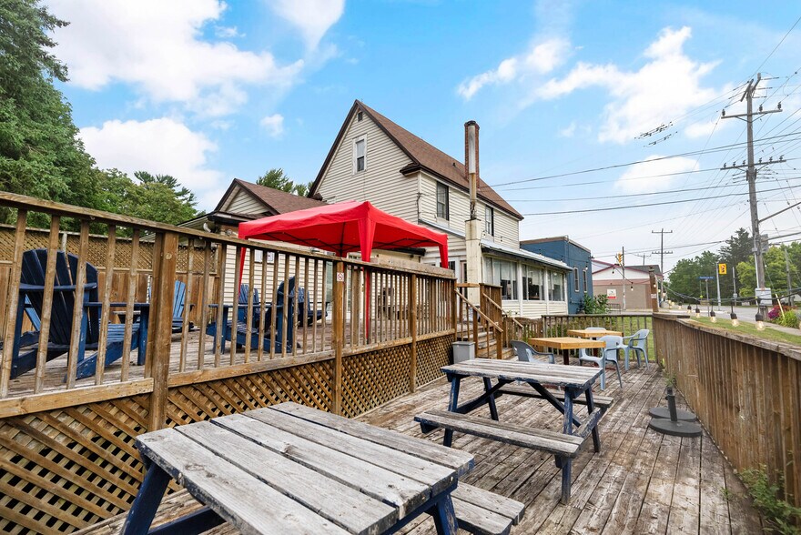 More Photos Of 3879 Rebstock Rd, Fort Erie Storefront Retail Residential For Sale