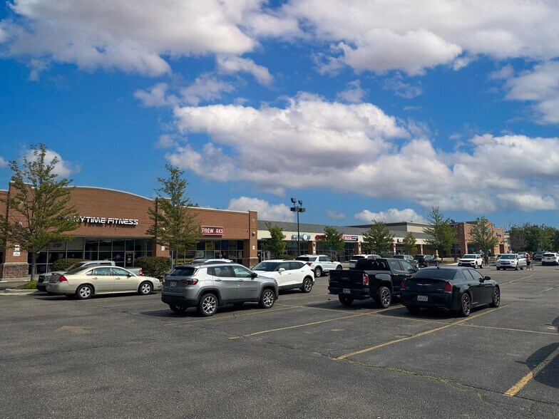 Primary Photo Of 20732-20758 Pontiac Trail Rd, South Lyon Storefront For Lease