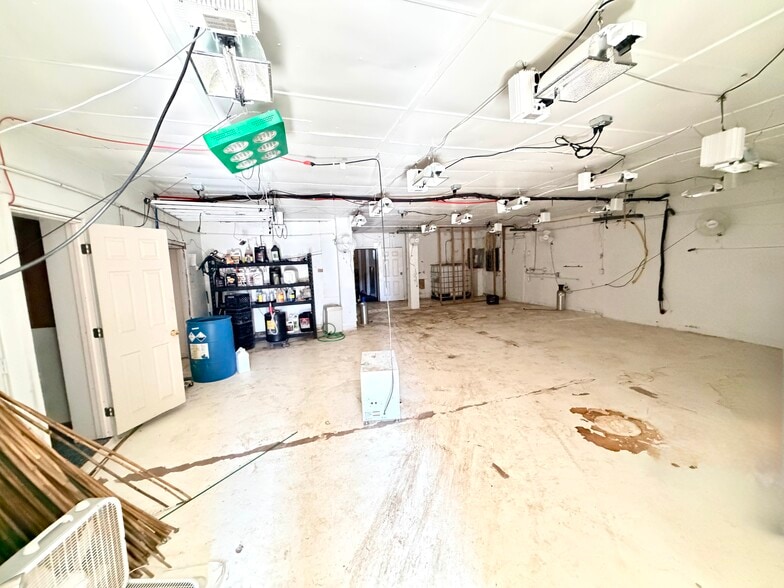 More Photos Of 35 Wells St, Croswell Freestanding For Sale