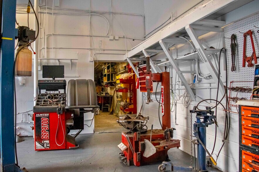 More Photos Of 53 Estrada Rd, Central Valley Warehouse For Lease