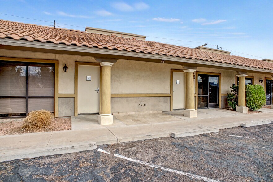 More Photos Of 555 W University Dr, Mesa Office For Lease