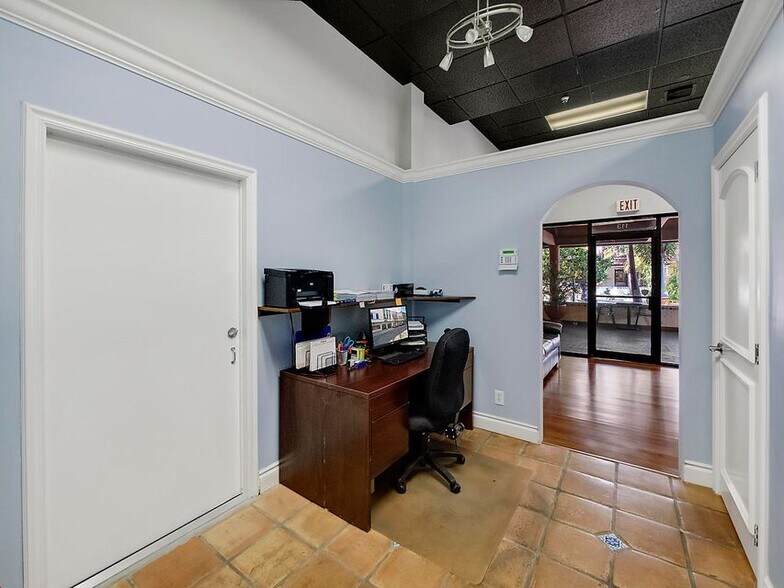 More Photos Of 330 Clematis St, West Palm Beach Storefront Retail Office For Sale