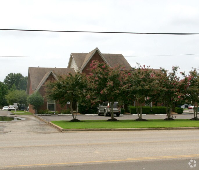More Photos Of 123 Stateline Rd E, Southaven Office For Sale