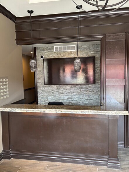 More Photos Of 45489 Market St, Shelby Township Storefront Retail Office For Sale