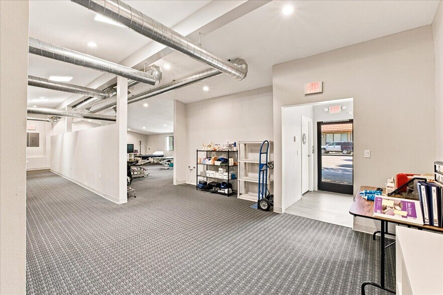 More Photos Of 2060 E Foothill Blvd, Pasadena Freestanding For Sale