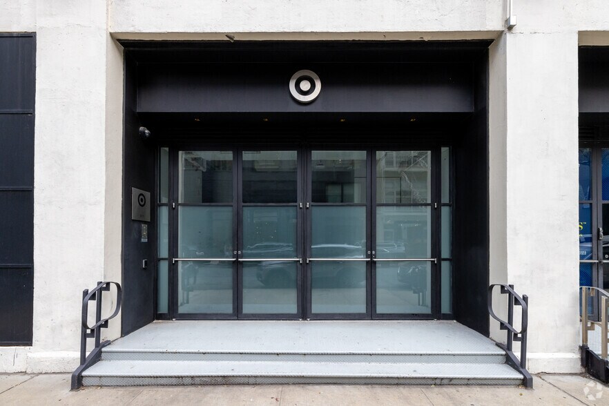 More Photos Of 511 W 25th St, New York Unknown For Lease