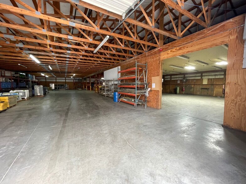 More Photos Of 134 Roger Thomas Rd, Cadiz Warehouse For Sale