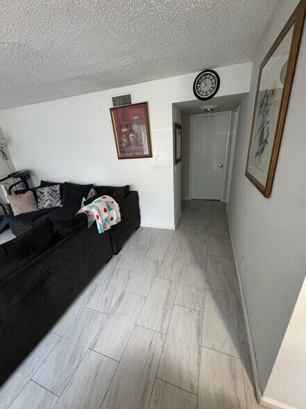 More Photos Of 821 S H St, Lake Worth Apartments For Sale