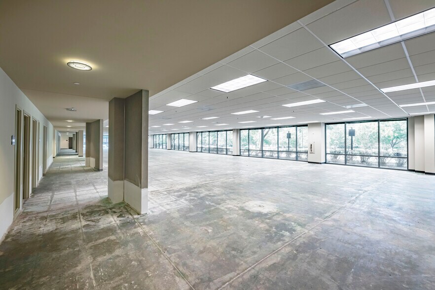 More Photos Of 1990 Vaughn Rd, Kennesaw Unknown For Lease