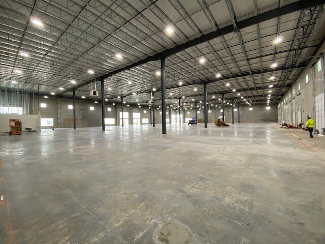 More Photos Of 9201 Polaris Dr, Oklahoma City Distribution For Lease