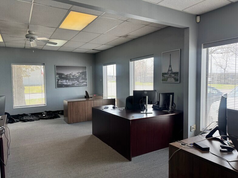 More Photos Of 4980 28th St SE, Calgary Warehouse For Sale
