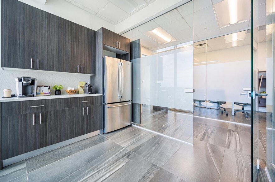 More Photos Of 800 SE 4th Ave, Hallandale Beach Office For Lease