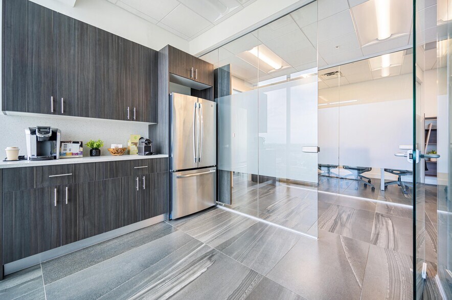 More Photos Of 800 SE 4th Ave, Hallandale Beach Office For Lease