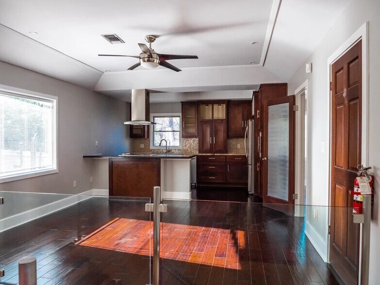 More Photos Of 446 Heights Blvd, Houston Office Residential For Sale