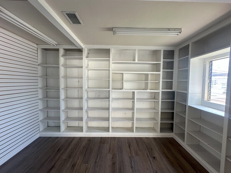 More Photos Of 870 Grand Ave, San Diego General Retail For Sale