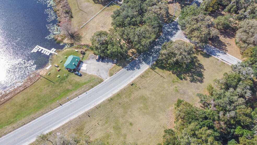 More Photos Of 831 Huntington Rd, Crescent City Freestanding For Sale