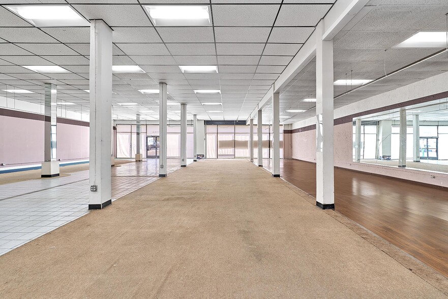 More Photos Of 115 N Western Ave, Los Angeles Storefront For Sale