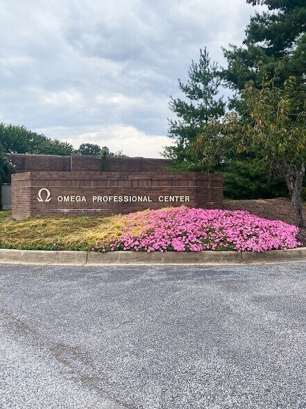 More Photos Of 84-93 Omega Dr, Newark Medical For Lease