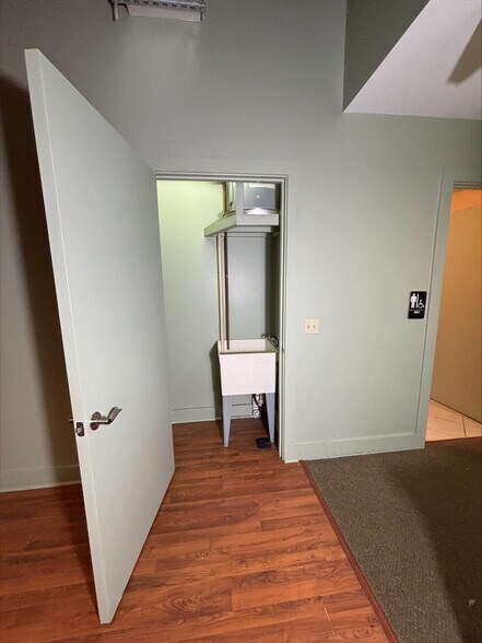 More Photos Of 61-63 Cedar Ave, East Greenwich Medical For Sale