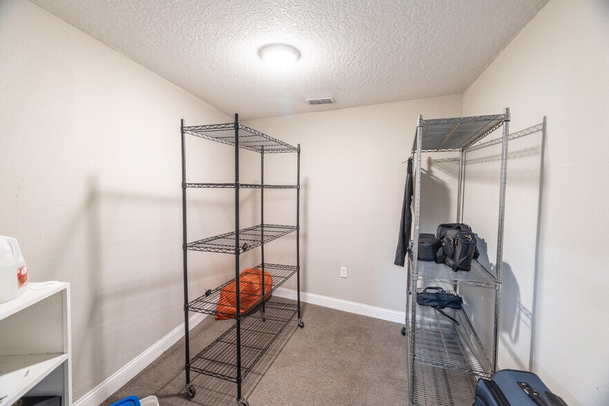 More Photos Of 446 Golfair Blvd, Jacksonville Storefront Retail Office For Sale