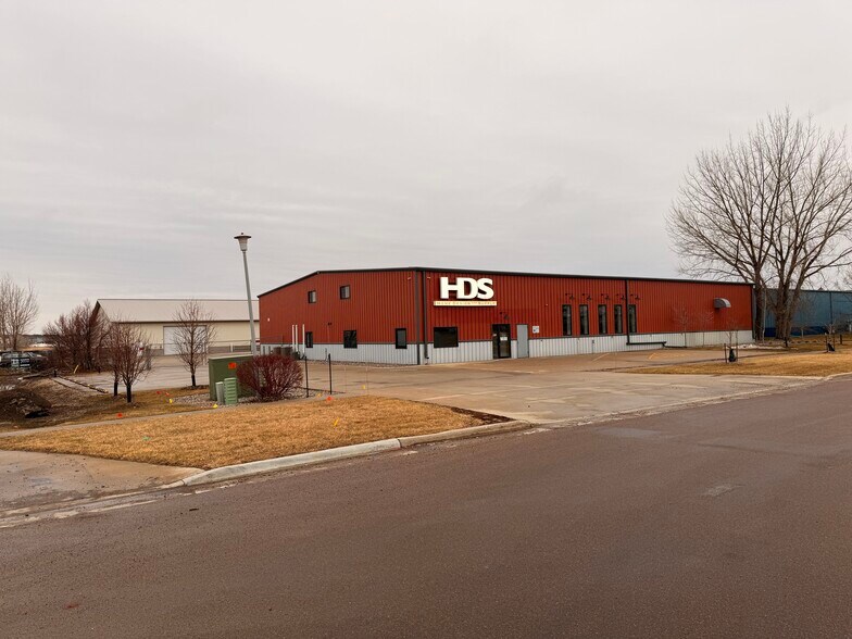 More Photos Of 5936 53rd Ave, Fargo Warehouse For Sale