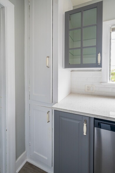 More Photos Of 1620 California Ave, Santa Monica Apartments For Sale