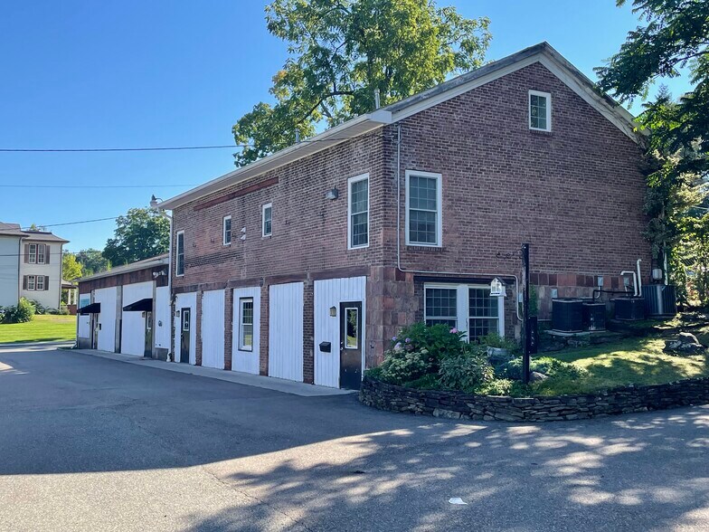 More Photos Of 265 Main St, Cornwall Schools For Sale