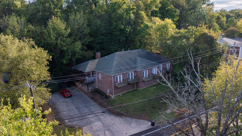 Primary Photo Of 2726 Brownsboro Rd, Louisville Apartments For Sale