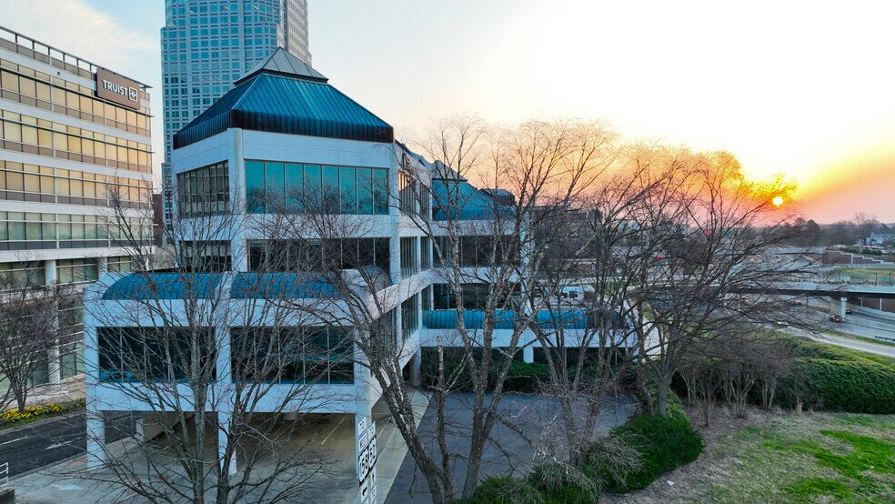 More Photos Of 250 W First St, Winston-Salem Loft Creative Space For Lease