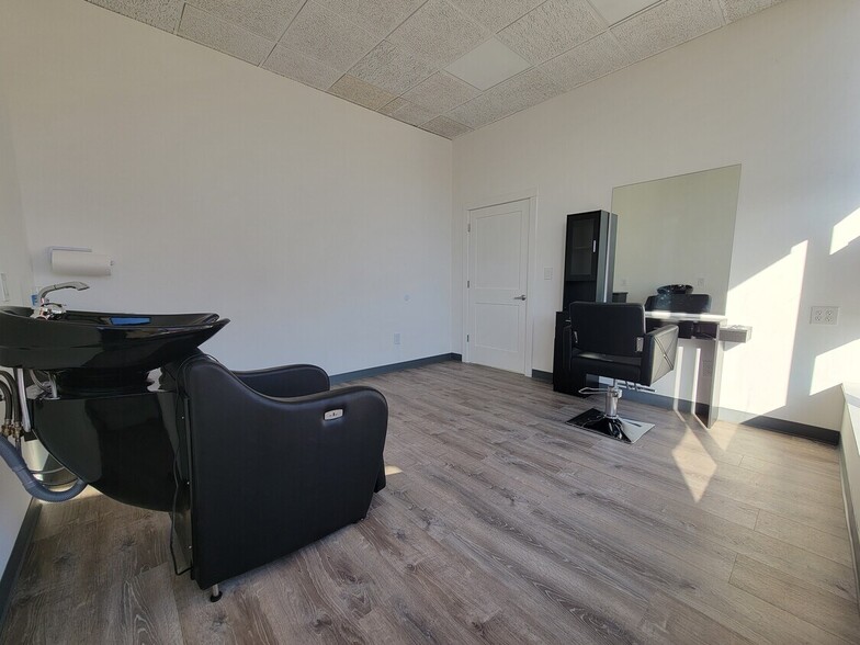 More Photos Of 1701-1715 Post Rd E, Westport Freestanding For Lease