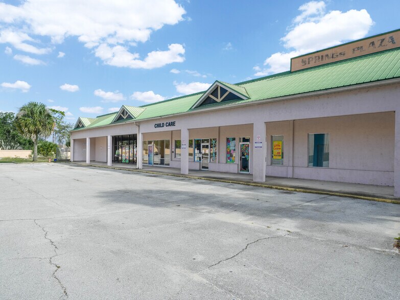 More Photos Of 9415 SE Maricamp Rd, Ocala Storefront Retail Office For Sale