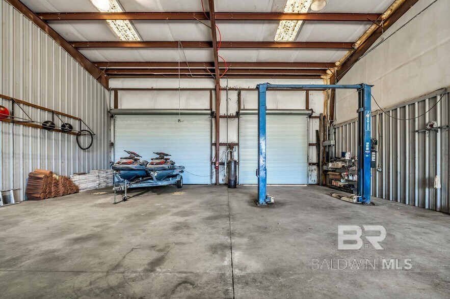 More Photos Of 20870 State Highway 59, Robertsdale Freestanding For Lease