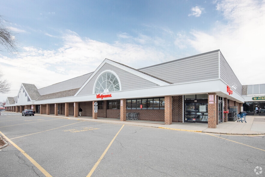 Primary Photo Of 1527-2044 Montauk Hwy, Bridgehampton General Retail For Lease