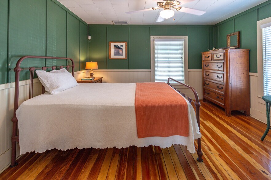 More Photos Of 86 Masters Dr, Saint Augustine Office For Sale