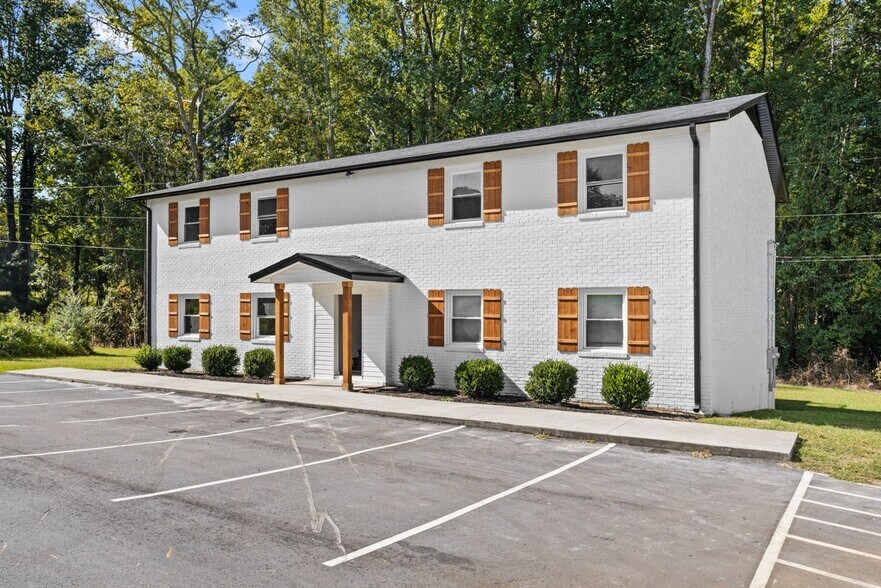 More Photos Of 110-118 Greenforest Cir, Liberty Apartments For Sale