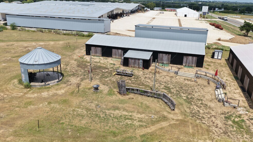 More Photos Of 1440 TX-237 Hwy, Round Top Flex For Sale