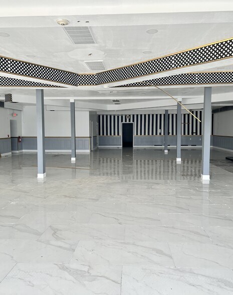 More Photos Of 2501-2507 Middle Country Rd, Centereach Unknown For Lease