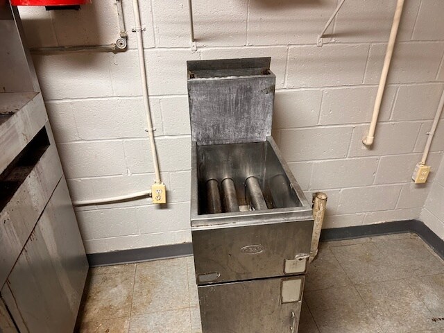 More Photos Of 1182 GA Highway 83 S, Forsyth General Retail For Sale