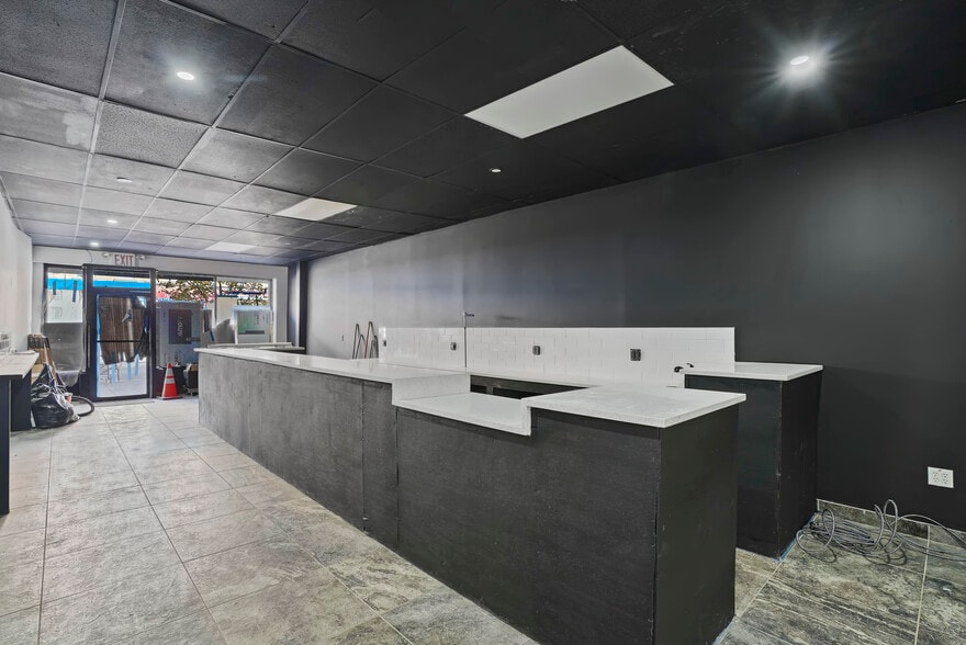 More Photos Of 6656 Myrtle Ave, Glendale Storefront Retail Residential For Lease