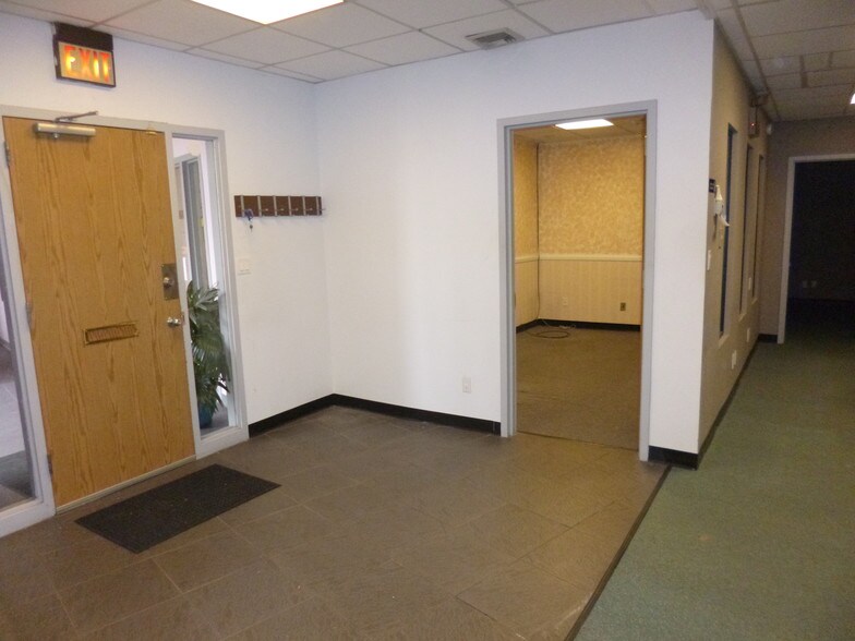 More Photos Of 258 E Meadow Ave, East Meadow Office For Sale