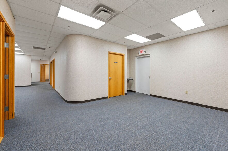 More Photos Of 143 Commerce Blvd, Loveland Warehouse For Sale